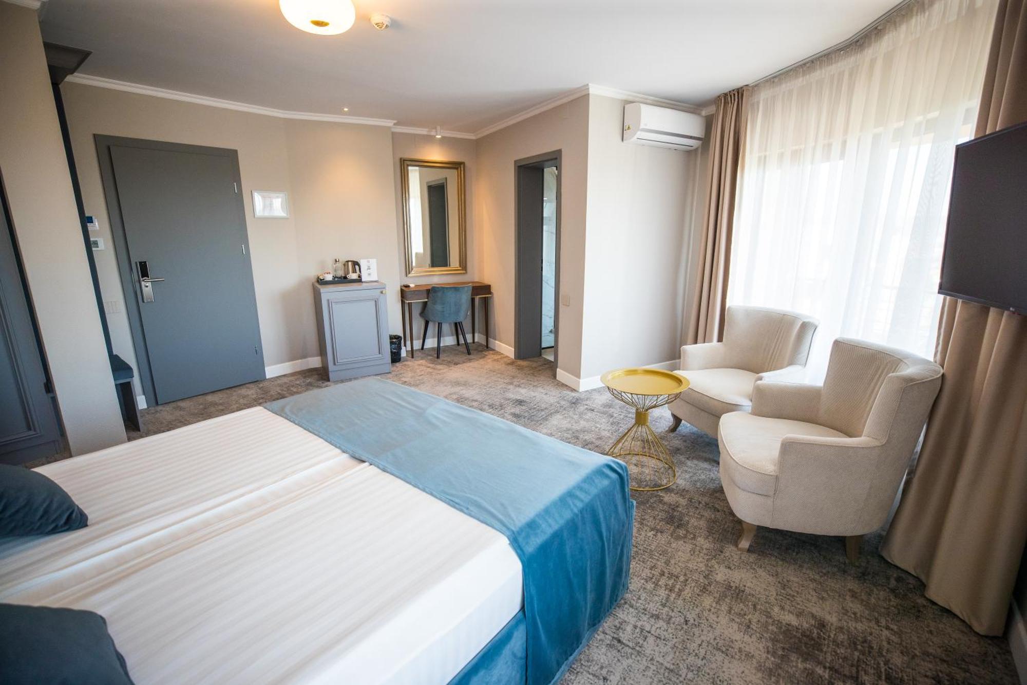 Hotel Meridian Cluj Napoca Bagian luar foto